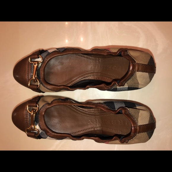 Authentic Burberry flats - Picture 2 of 6